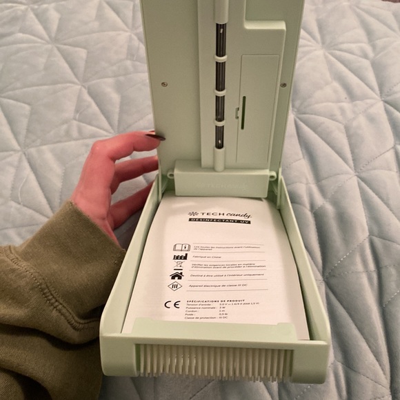 Nib Tech Candy UV sanitizing box. Sanitize and clean phones, make up brushes etc - Picture 8 of 12